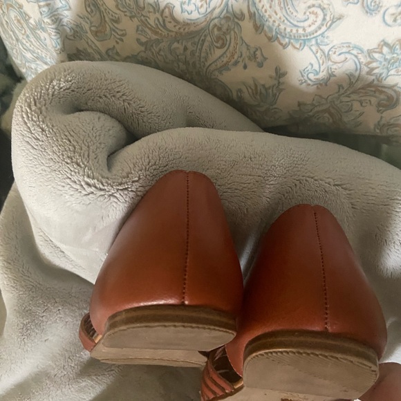 Shoes - Picture 5 of 7